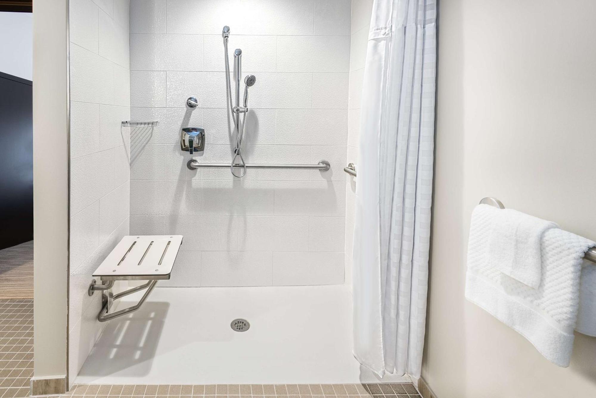 Embassy Suites By Hilton College Station Esterno foto