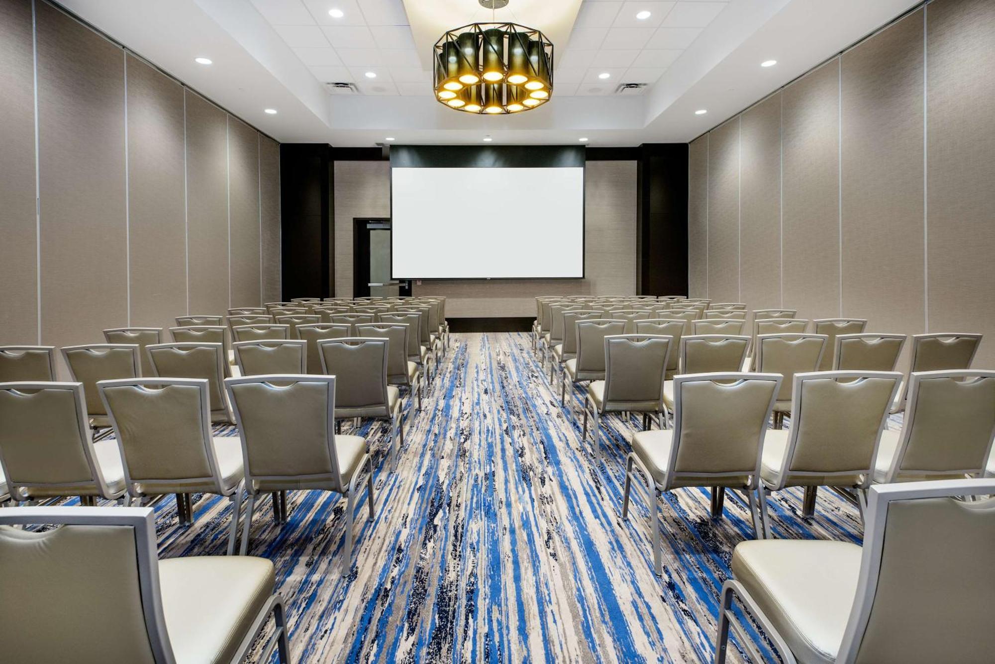 Embassy Suites By Hilton College Station Esterno foto