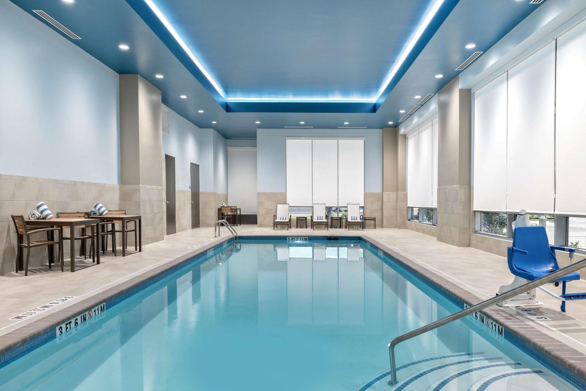 Embassy Suites By Hilton College Station Esterno foto