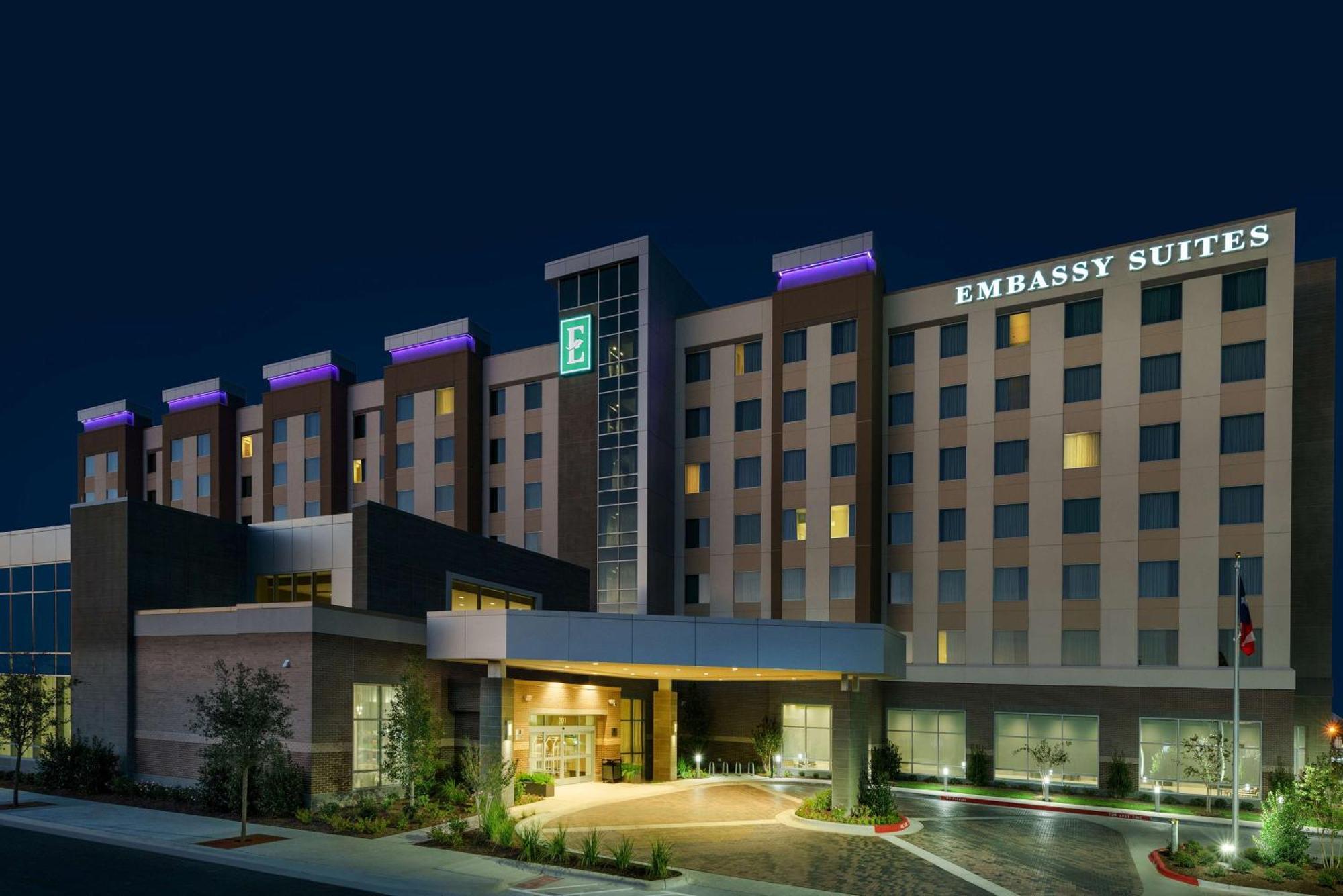 Embassy Suites By Hilton College Station Esterno foto