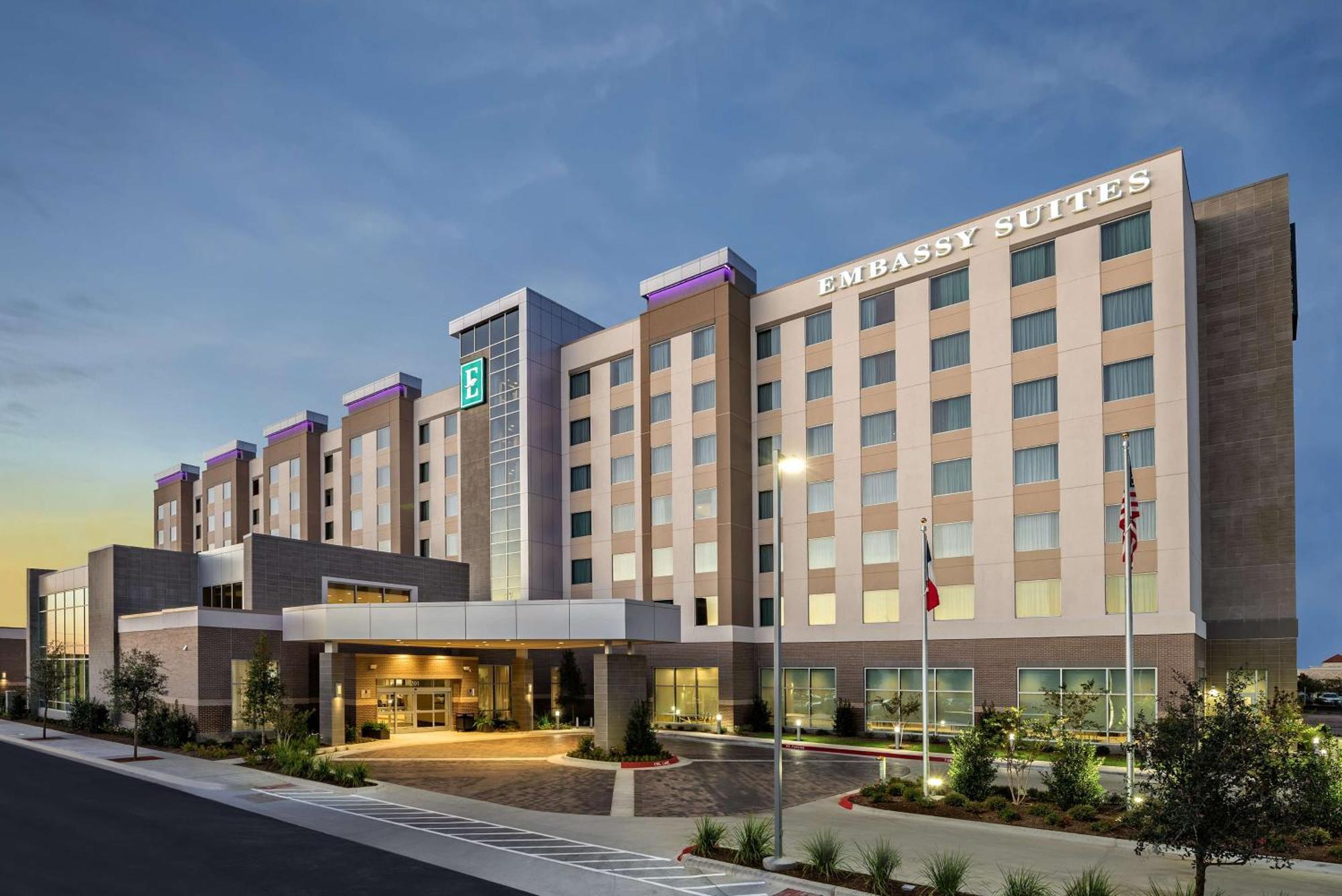 Embassy Suites By Hilton College Station Esterno foto
