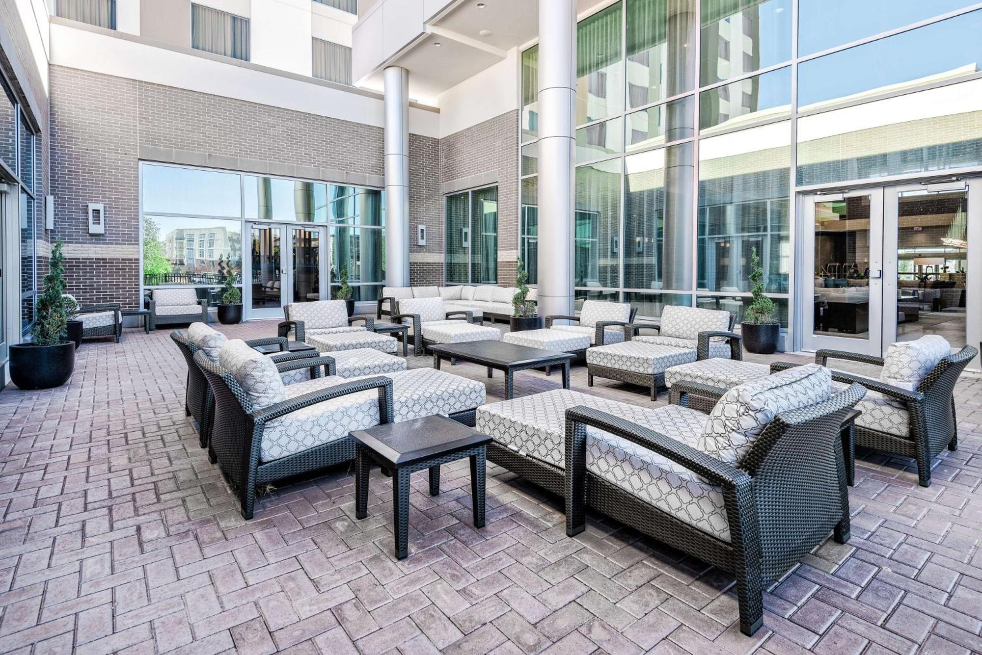 Embassy Suites By Hilton College Station Esterno foto